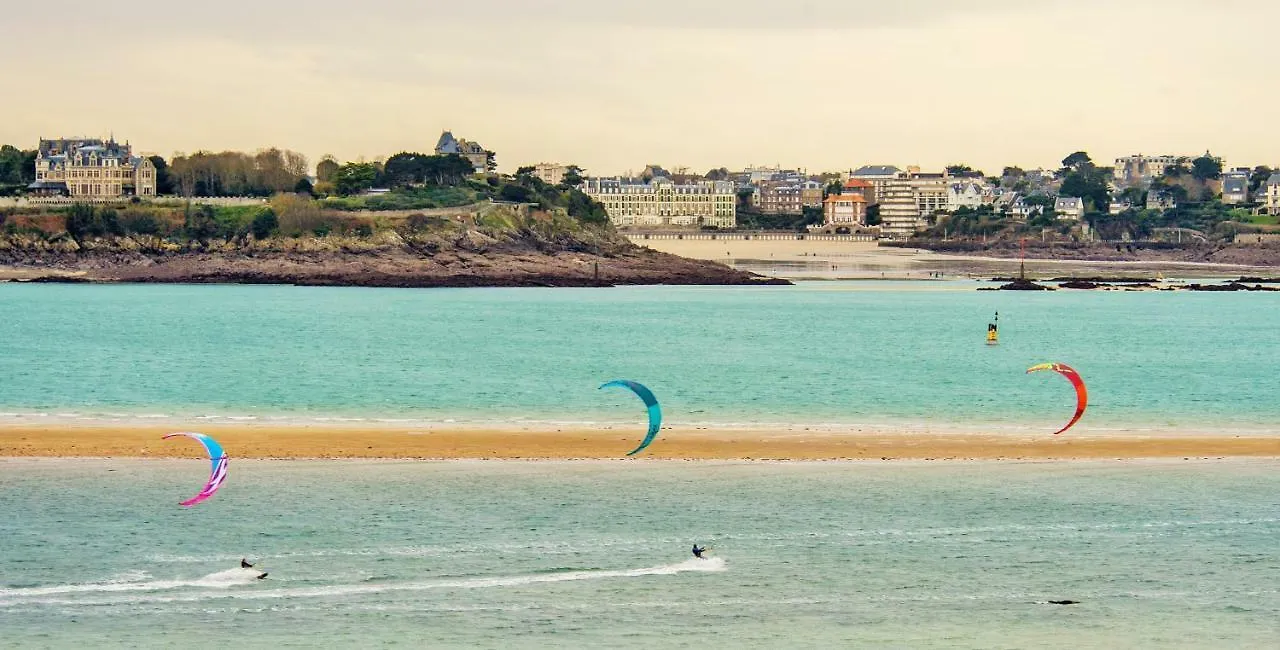 Joli T2, gare, intra-muros&plage à proximité Saint-Malo Apartamento